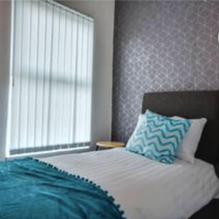 Antonio Str Liverpool 6 Beds Bagian luar foto