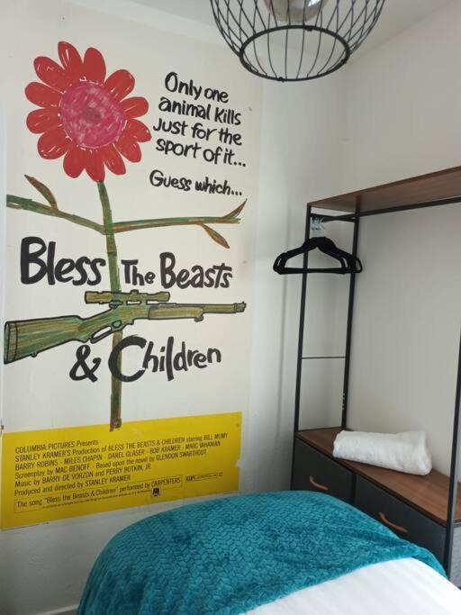 Antonio Str Liverpool 6 Beds Bagian luar foto