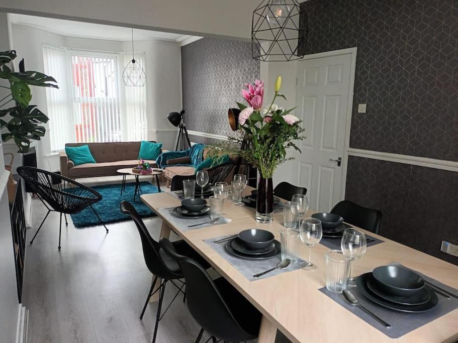 Antonio Str Liverpool 6 Beds Bagian luar foto