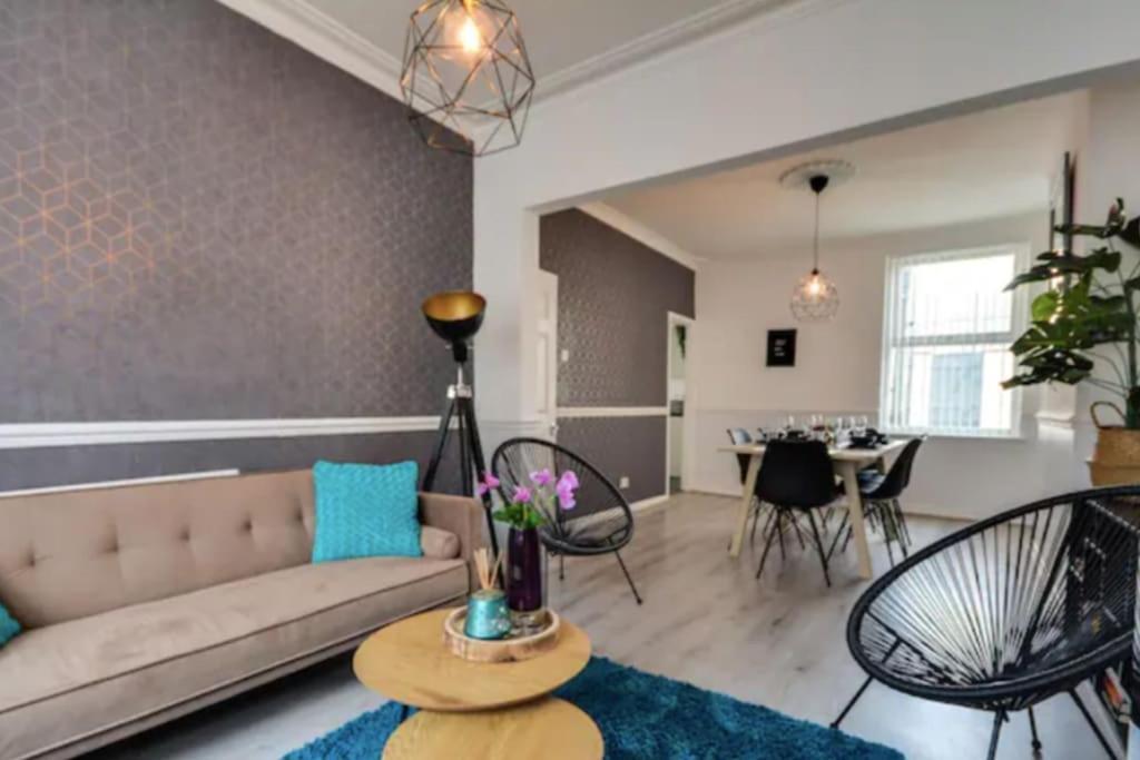 Antonio Str Liverpool 6 Beds Bagian luar foto