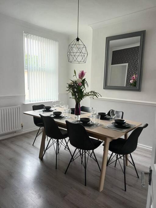 Antonio Str Liverpool 6 Beds Bagian luar foto