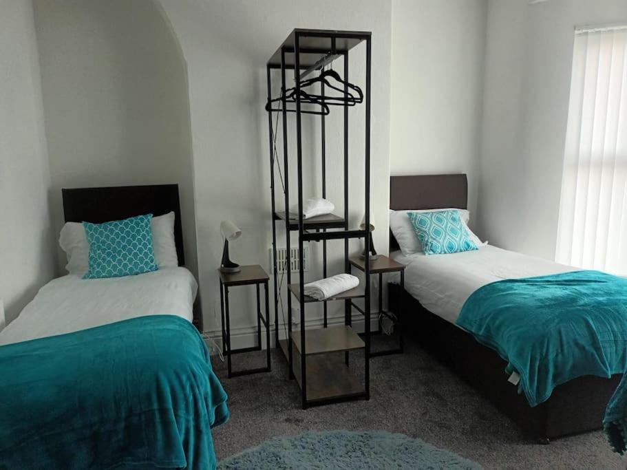 Antonio Str Liverpool 6 Beds Bagian luar foto