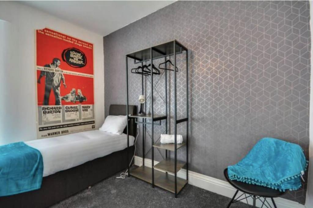 Antonio Str Liverpool 6 Beds Bagian luar foto