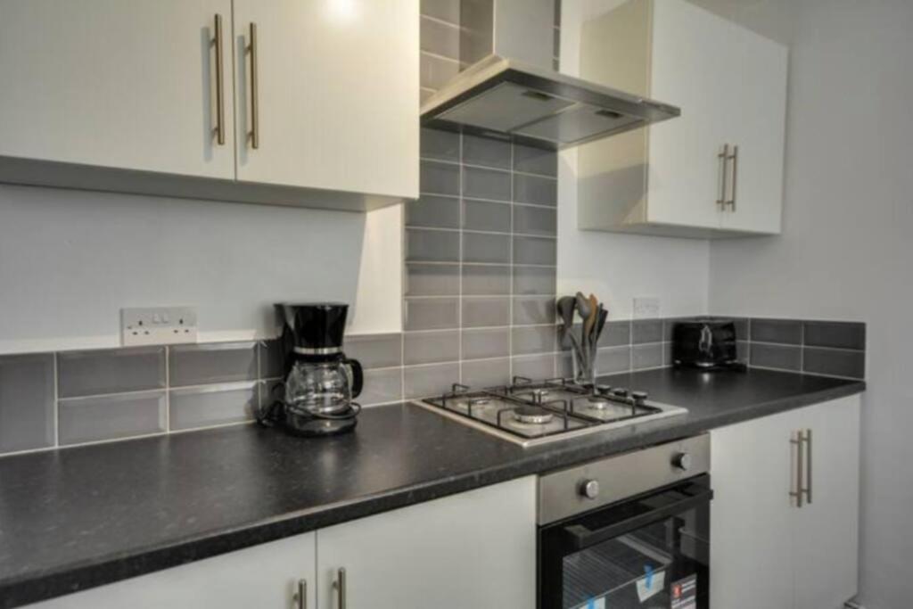 Antonio Str Liverpool 6 Beds Bagian luar foto